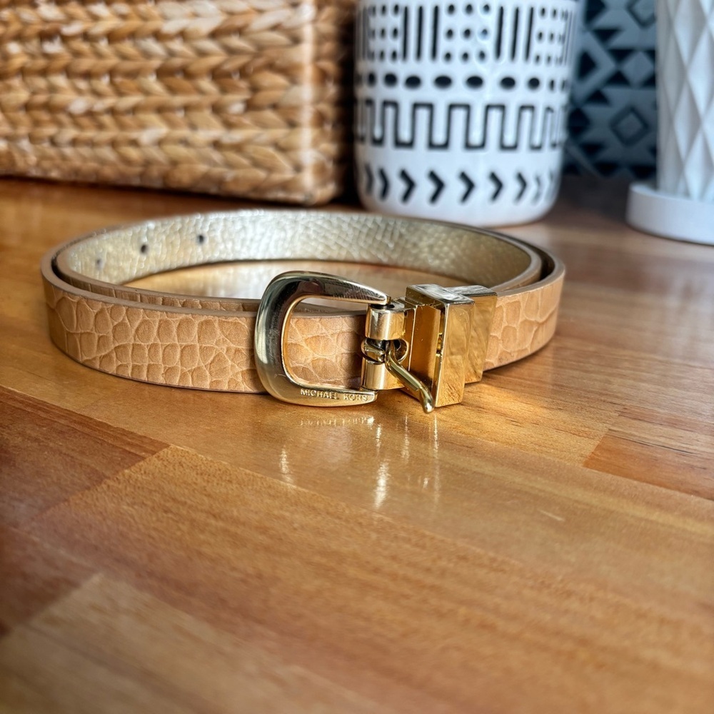 Michael Kors Genuine Leather Reversible Women's Belt Gold Buckle Detail 38" Long